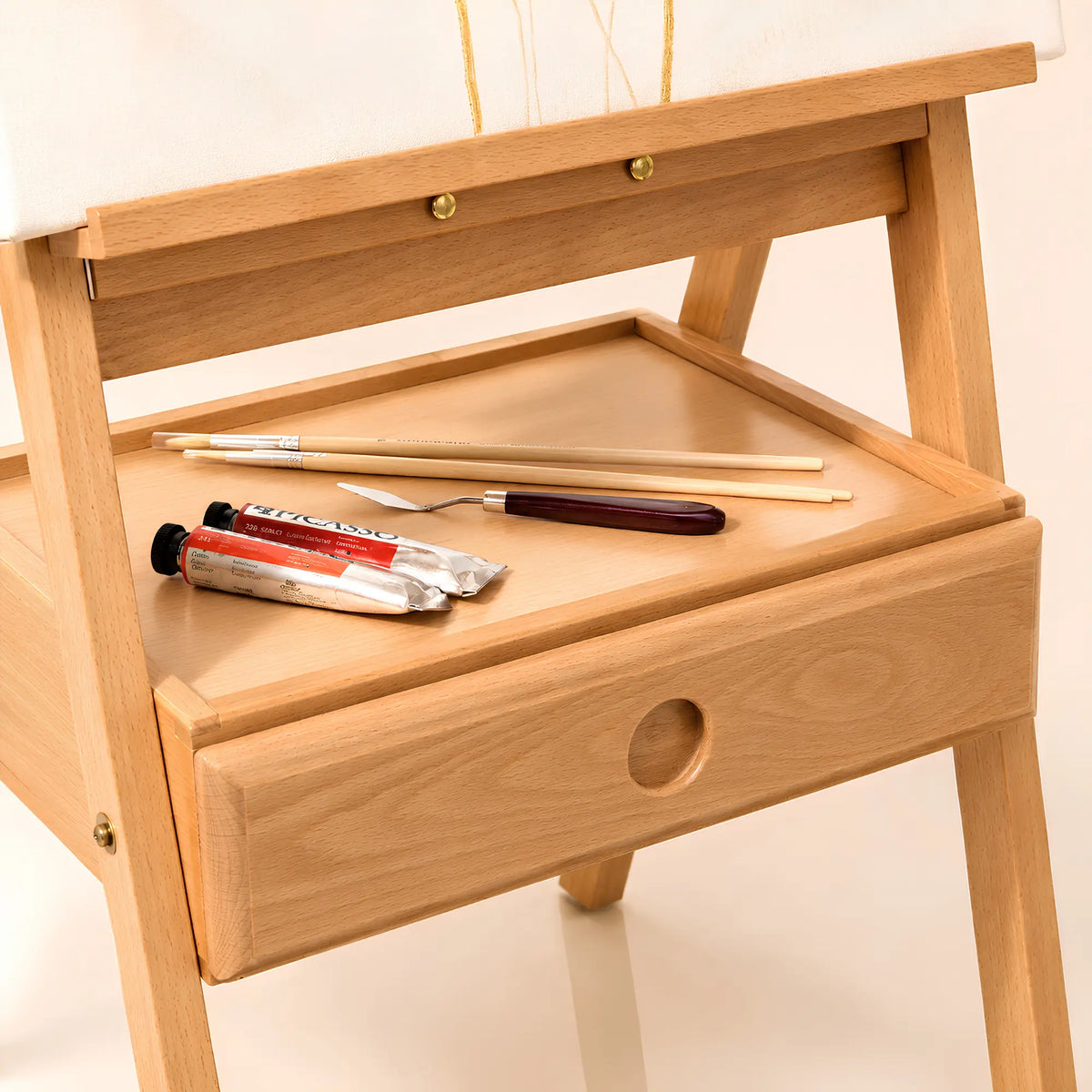 Chevalet en bois avec étagère